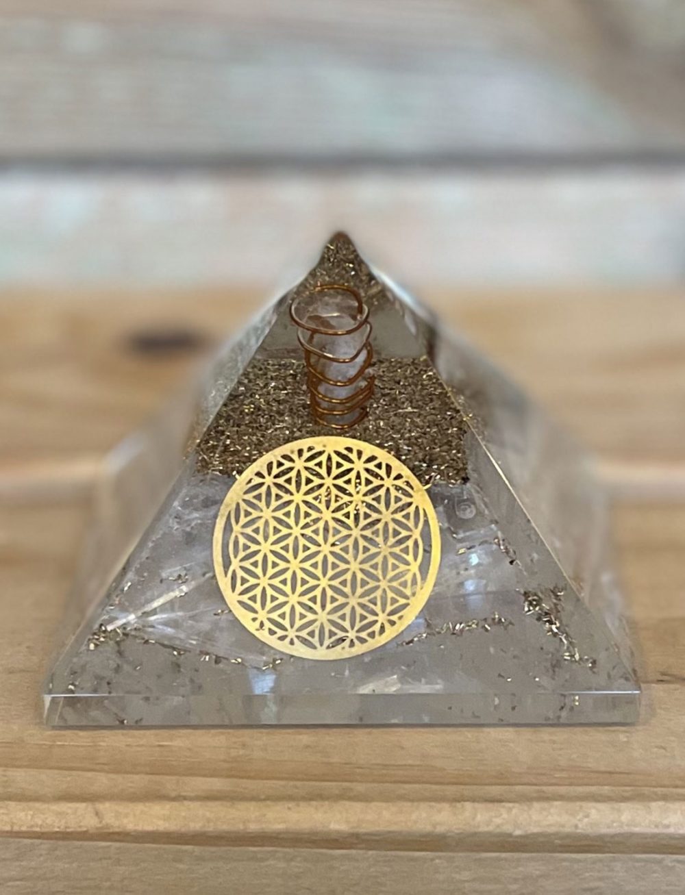 PYRAMIDE-ORGONITE-SÉLÉNITE